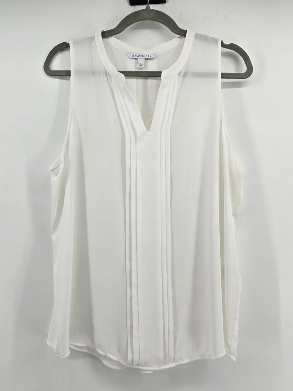 41 Hawthorn Pleated Split Neck Sleeveless Blouse - L Ivory